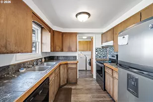 1685 Evergreen Dr, Eugene, OR 97404 - Photo 29