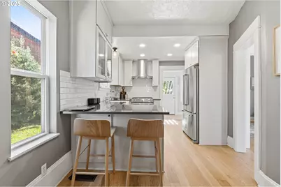 954 NE Emerson St, Portland, OR 97211 - Photo 17