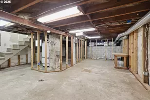 954 NE Emerson St, Portland, OR 97211 - Photo 31