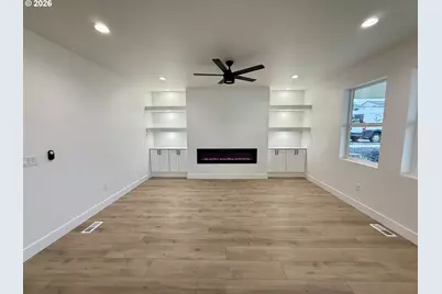 1750 NE 8th Pl, Hermiston, OR 97838 - Photo 3