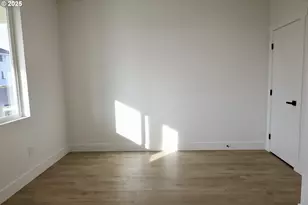 1750 NE 8th Pl, Hermiston, OR 97838 - Photo 3