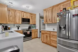 11395 SW Erste Pl, Portland, OR 97223 - Photo 9