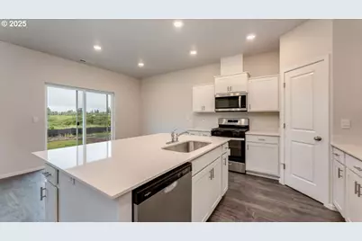 324 Greencrest St NE, Salem, OR 97301 - Photo 13