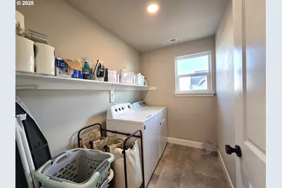 2297 NE 5th St, Hermiston, OR 97838 - Photo 29