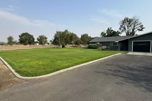 32780 W Spearman Rd, Hermiston, OR 97838 - Photo 3