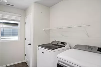 2906 V St, Springfield, OR 97477 - Photo 31