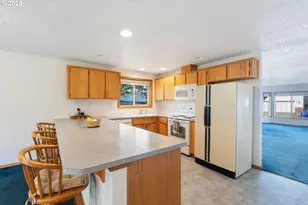 2279 N Kamiakan Dr, Cornelius, OR 97113 - Photo 13