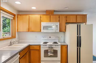 2279 N Kamiakan Dr, Cornelius, OR 97113 - Photo 17