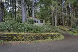 83581 Woodland Ln, Florence, OR 97439 - Photo 7
