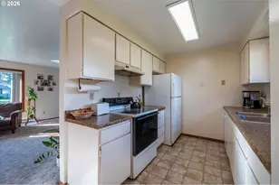 710 8th Ct SW, Bandon, OR 97411 - Photo 17