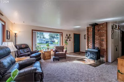 710 8th Ct SW, Bandon, OR 97411 - Photo 15
