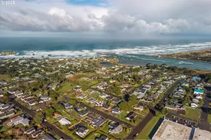 710 8th Ct SW, Bandon, OR 97411 - Photo 11