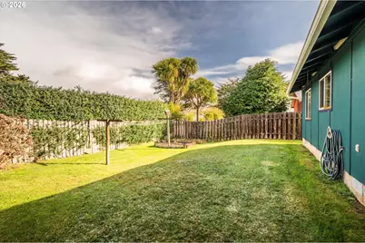710 8th Ct SW, Bandon, OR 97411 - Photo 7