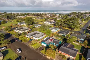 710 8th Ct SW, Bandon, OR 97411 - Photo 3