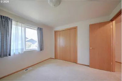2956 Dahlia Ln, Eugene, OR 97404 - Photo 17