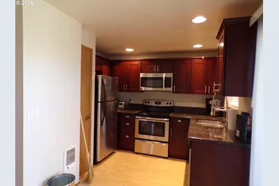 4792 Lancaster Dr #100, Salem, OR 97305 - Photo 7