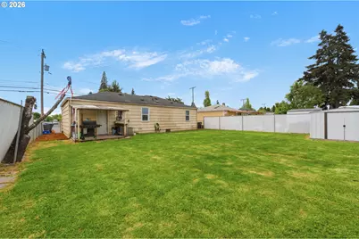1992 J St, Springfield, OR 97477 - Photo 19
