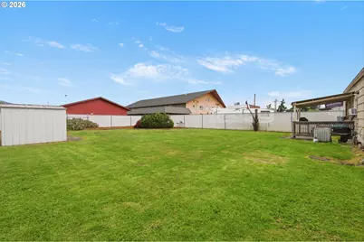 1992 J St, Springfield, OR 97477 - Photo 21