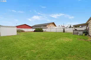1992 J St, Springfield, OR 97477 - Photo 21