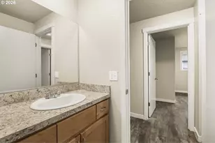 1570 James St, Woodburn, OR 97071 - Photo 35
