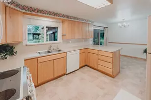 20180 NE Sunnycrest Rd, Newberg, OR 97132 - Photo 21