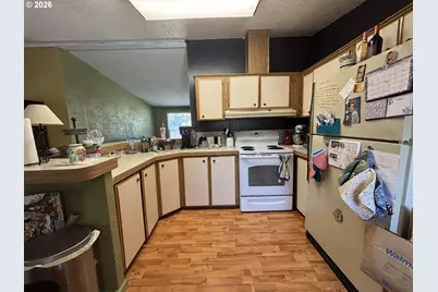 33838 E River Dr #26, Creswell, OR 97426 - Photo 7