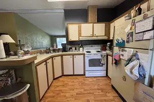 33838 E River Dr, Creswell, OR 97426 - Photo 7
