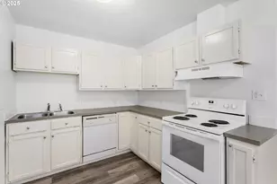 7733 NE Mason St, Portland, OR 97218 - Photo 9