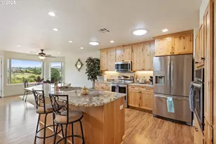 910 Swallow Ave, Sutherlin, OR 97479 - Photo 11