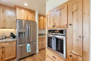 910 Swallow Ave, Sutherlin, OR 97479 - Photo 11