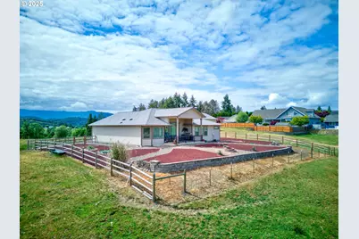 910 Swallow Ave, Sutherlin, OR 97479 - Photo 39