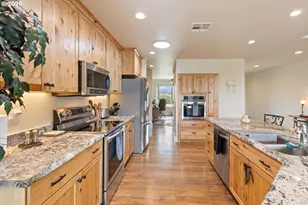910 Swallow Ave, Sutherlin, OR 97479 - Photo 15