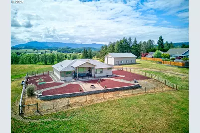 910 Swallow Ave, Sutherlin, OR 97479 - Photo 3
