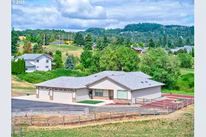 910 Swallow Ave, Sutherlin, OR 97479 - Photo 37