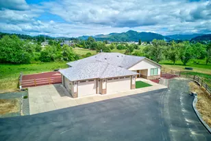 910 Swallow Ave, Sutherlin, OR 97479 - Photo 41