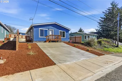 559 S Wall St, Coos Bay, OR 97420 - Photo 1