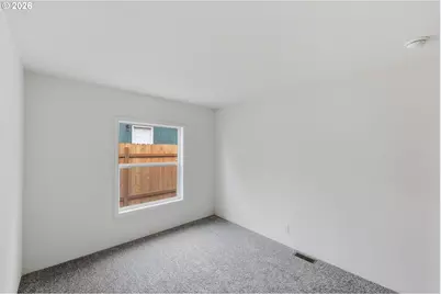 559 S Wall St, Coos Bay, OR 97420 - Photo 29