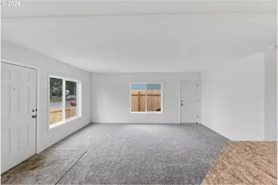 559 S Wall St, Coos Bay, OR 97420 - Photo 11