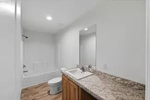 559 S Wall St, Coos Bay, OR 97420 - Photo 23