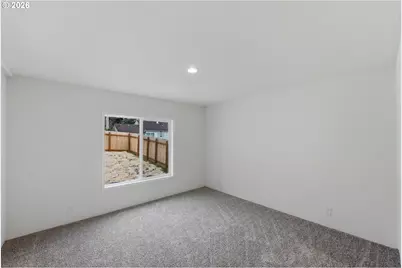 559 S Wall St, Coos Bay, OR 97420 - Photo 21