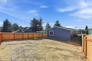 559 S Wall St, Coos Bay, OR 97420 - Photo 33