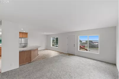 559 S Wall St, Coos Bay, OR 97420 - Photo 7