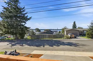 559 S Wall St, Coos Bay, OR 97420 - Photo 5
