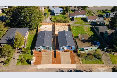 559 S Wall St, Coos Bay, OR 97420 - Photo 37