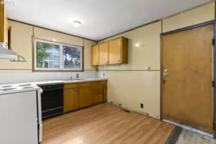 807 NE 74th Ave, Portland, OR 97213 - Photo 15
