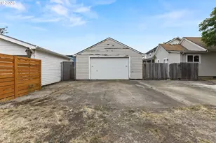 807 NE 74th Ave, Portland, OR 97213 - Photo 33