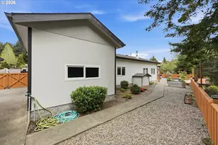 2145 Lynne Dr, North Bend, OR 97459 - Photo 41