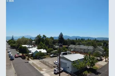327 S Fir St, Medford, OR 97501 - Photo 29