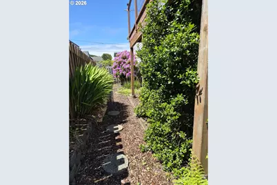 634 SW Ebb Ave, Lincoln City, OR 97367 - Photo 45