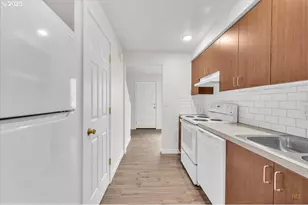 13145 SE Division St, Portland, OR 97236 - Photo 15